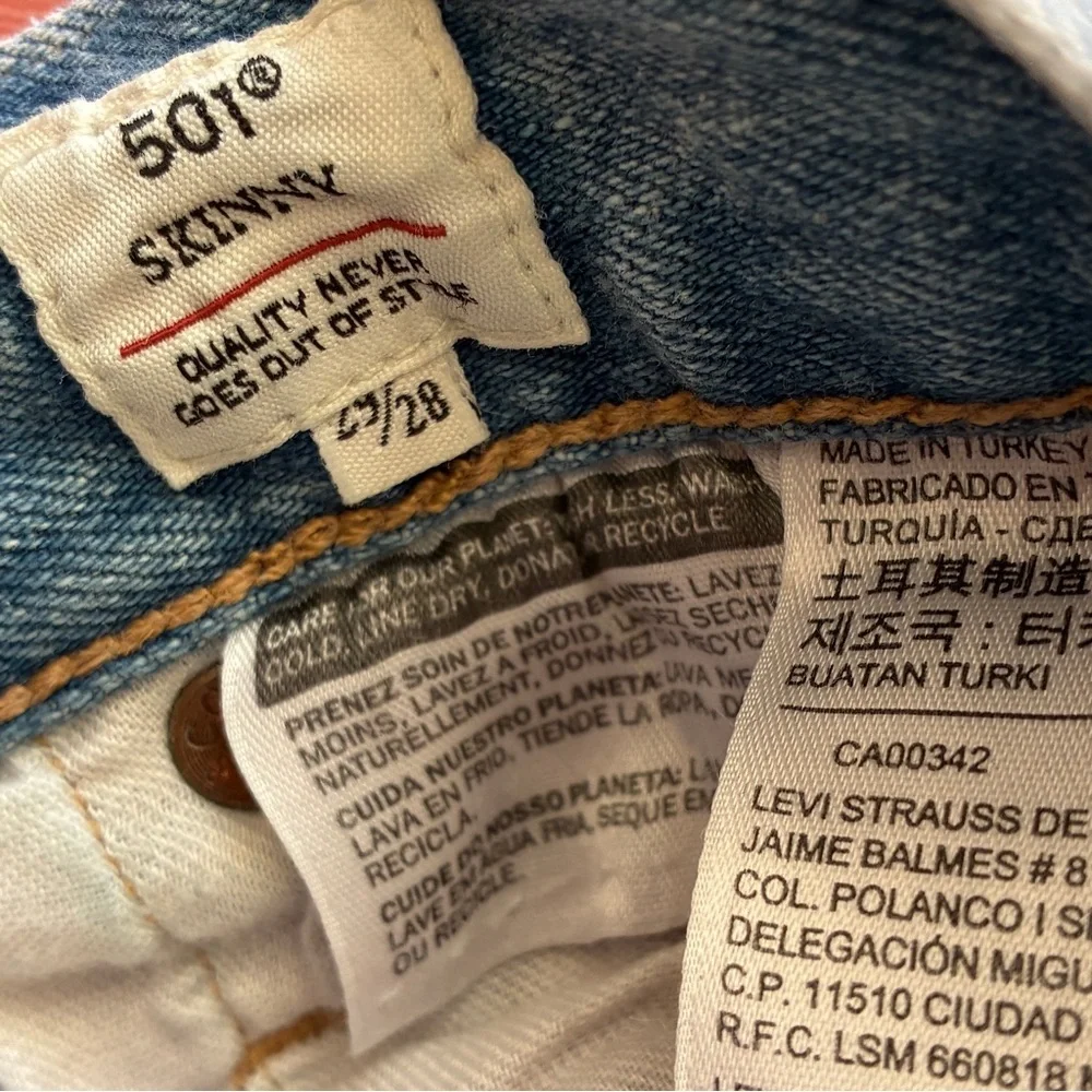 LEVIS 501 skinny jeans light blue wash size 29 high waist classic button fly